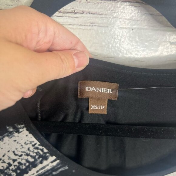 Danier Blouse top  black white size xxs - Picture 5 of 7